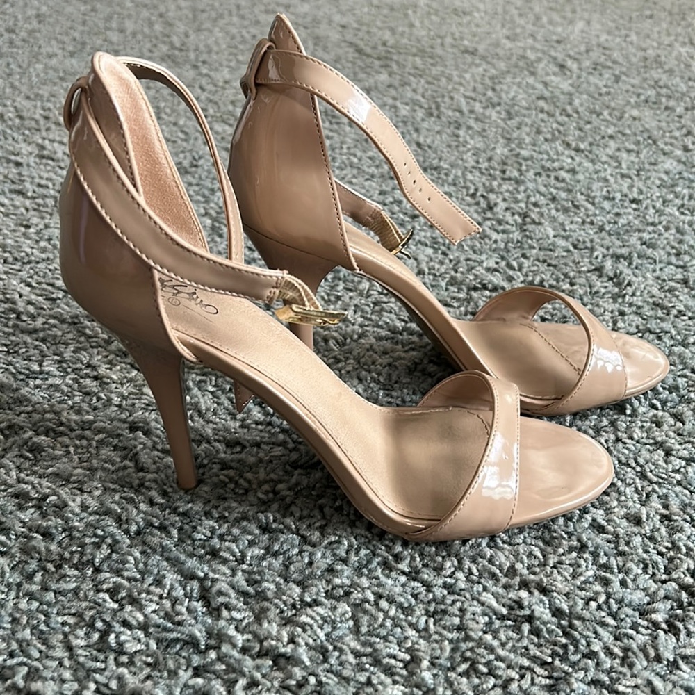 Mossimo Nude Strappy Stiletto Heels Sz 10